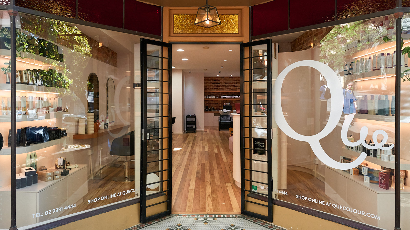 Inside QUE Colour hair salon, 178 Liverpool Street, Darlinghurst Sydney